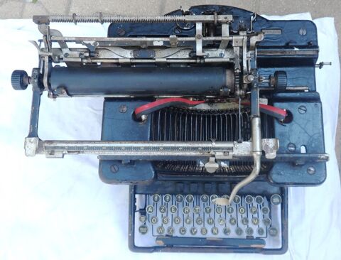 MACHINE A CRIRE ANCIENNE MADE AT. ILION NEW YORK USA -DCO  50 Castries (34)