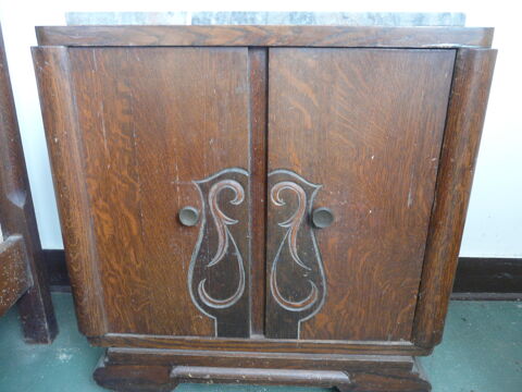 ARMOIRE ET CHEVET  40 Trefflan (56)