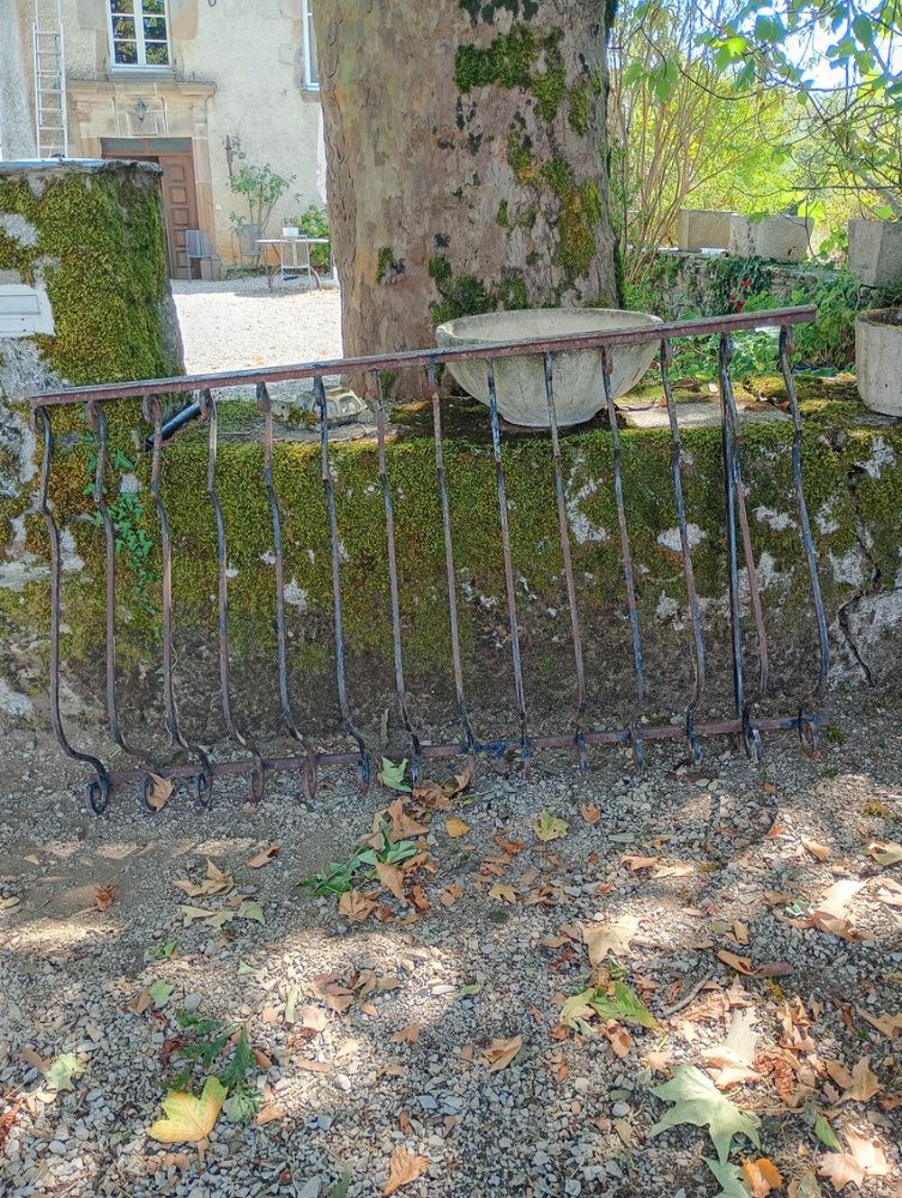 12 m&egrave;tres de grilles fer forg&eacute; Jardin