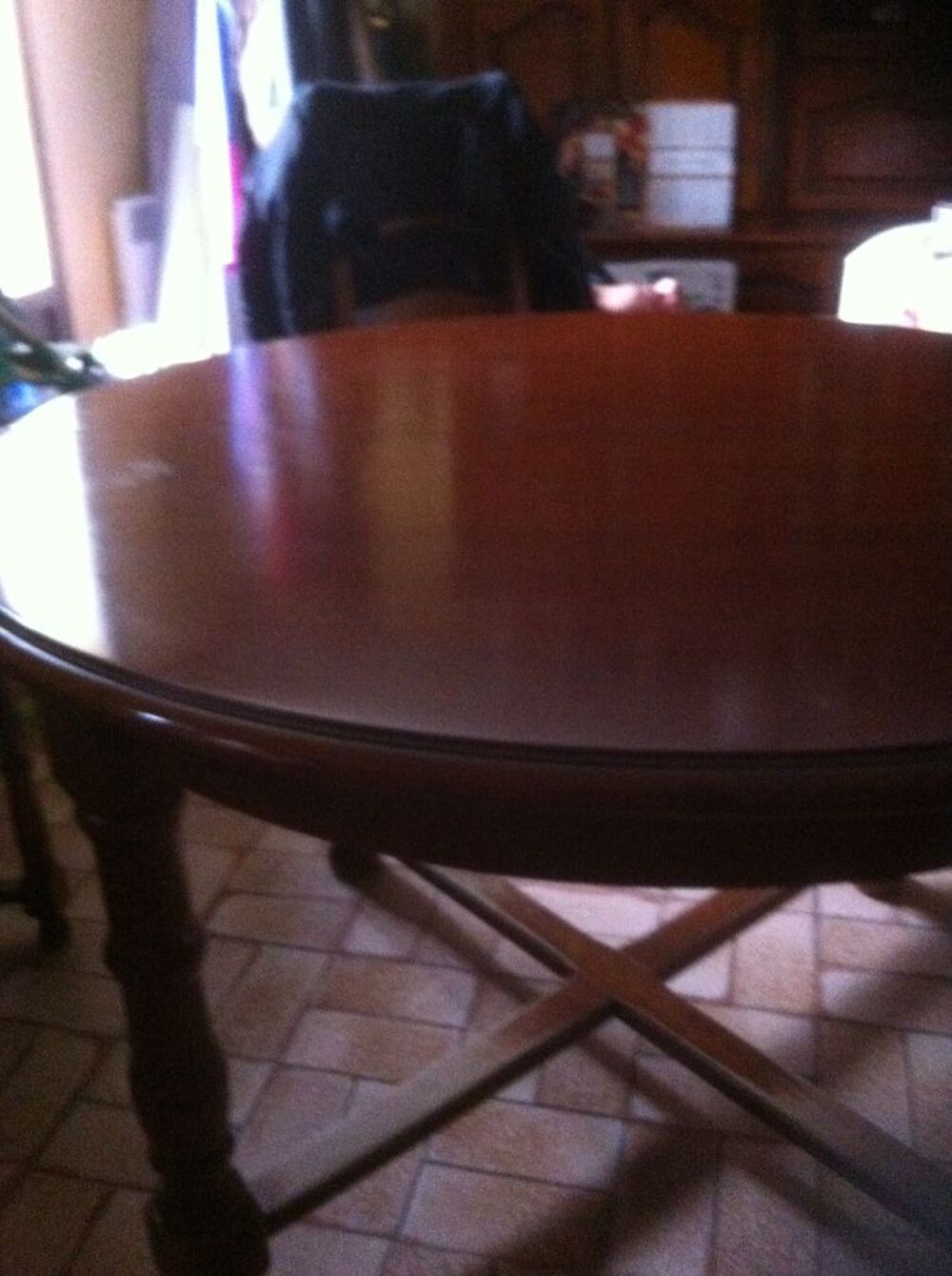 table de salle a manger.+ rallonges Meubles