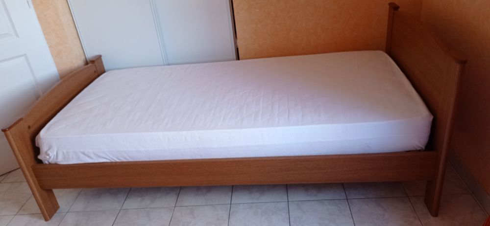 LIT + MATELAS 90x190 Meubles