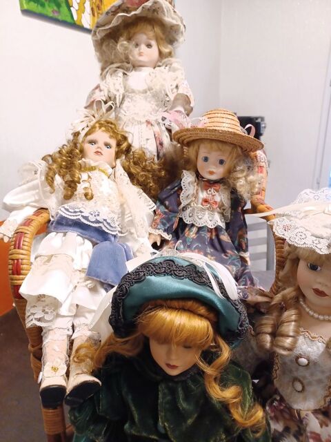 Lot de 5 poup�es d�coratives 15 Brive-la-Gaillarde (19)