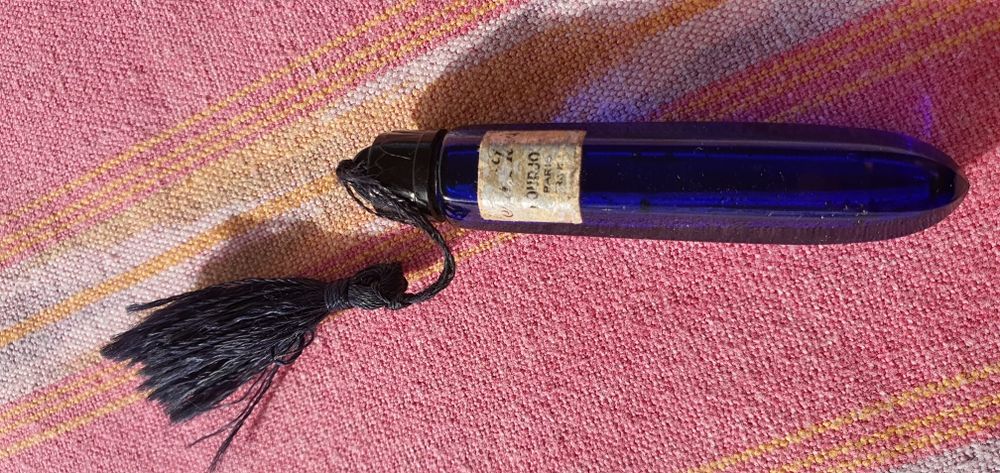ancien flacon de parfum 