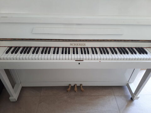 Piano blanc de marque Sherer 990 Magalas (34)