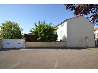  Immeuble à vendre 6 pièces 296 m²