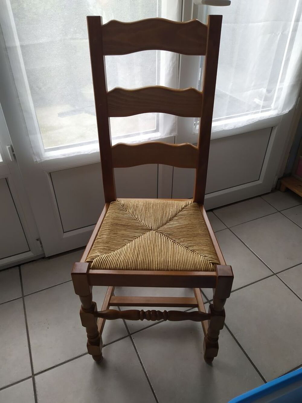 Chaises bois ch&ecirc;ne clair. Meubles