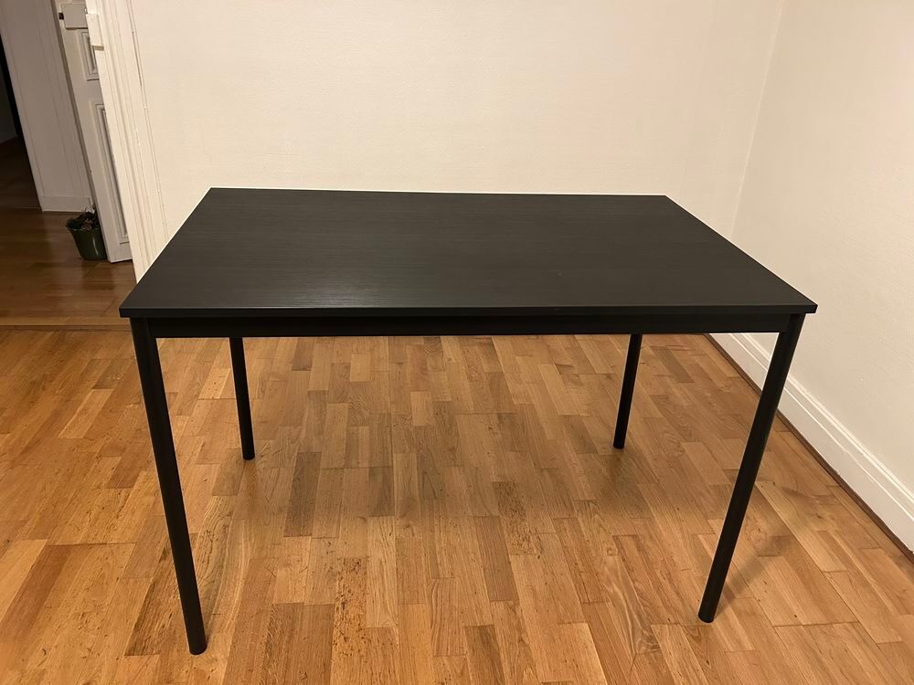 Table &agrave; manger noir Meubles