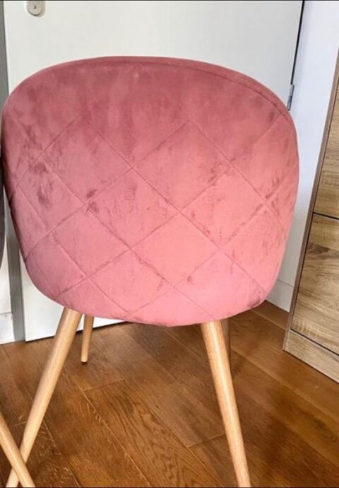 Tres jolie chaise moderne qui donne une ambiance magnifique comme neuf un peu utilis 150 e 150 Meulan-en-Yvelines (78)