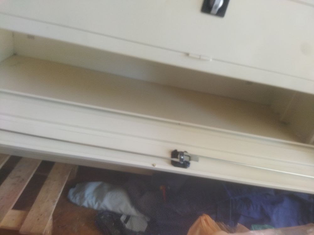 Bonjour meuble Vinted en bonne &eacute;tat 
A venir voir sur place Meubles