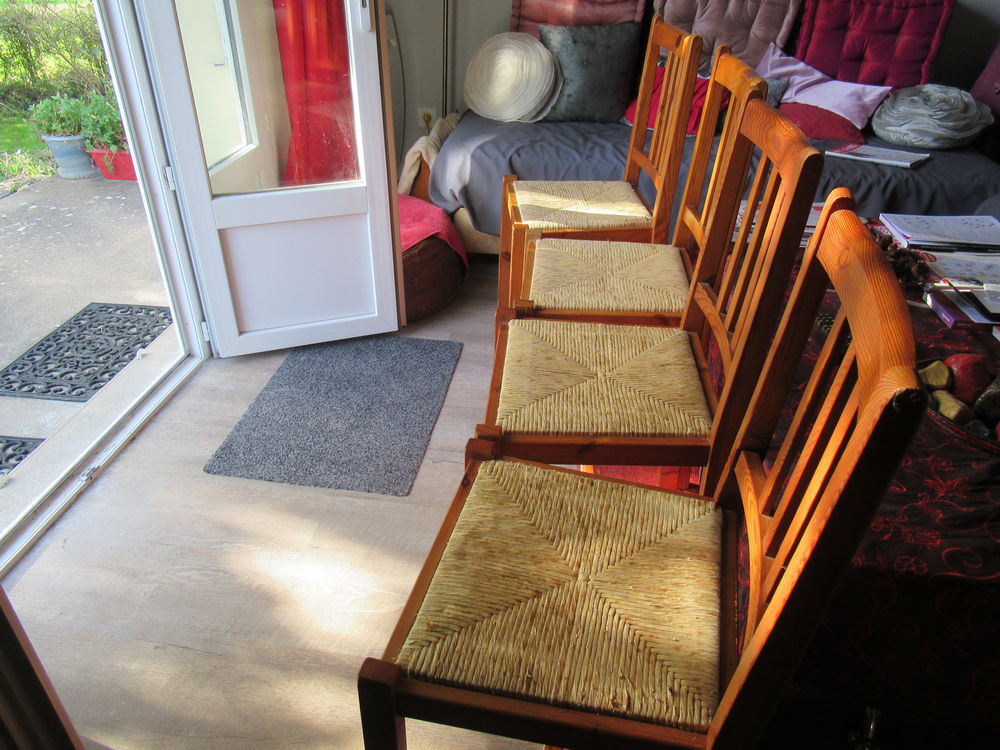 1 lot de 4 chaises Meubles