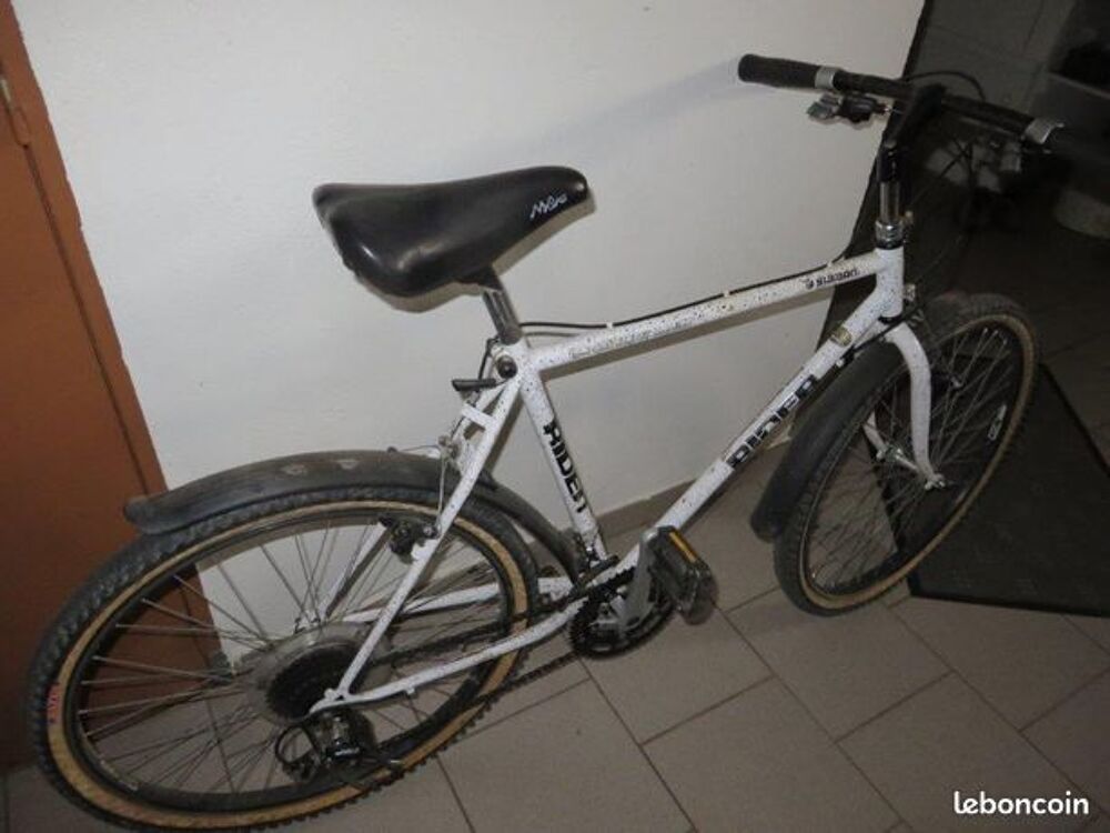 VTT homme de marque RIDER. Vélos