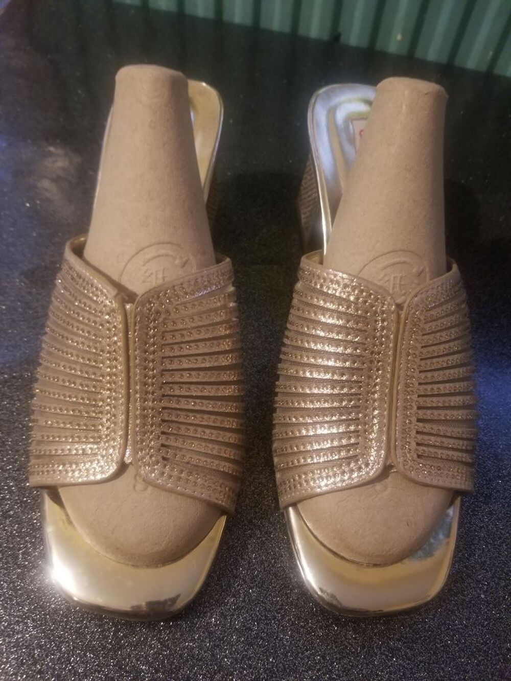 Claquette femme dor&eacute;e Chaussures