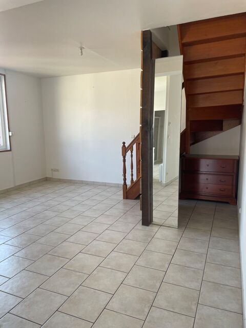  Maison � louer 4 pi�ces 80 m� Saint-�tienne-du-vauvray