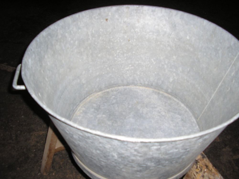  BAQUET en galvanis&eacute; , 110 litres . NEUF 
BAQUET
Bricolage