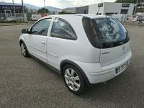 Corsa 1.3 CDTI Essentia 2005 occasion 69320 Feyzin