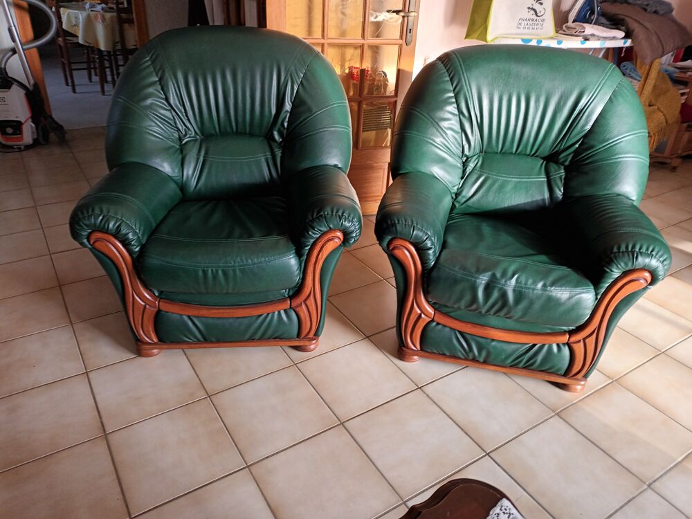 salon compos&eacute; d'un canap&eacute; 3 places et deux fauteuils Meubles