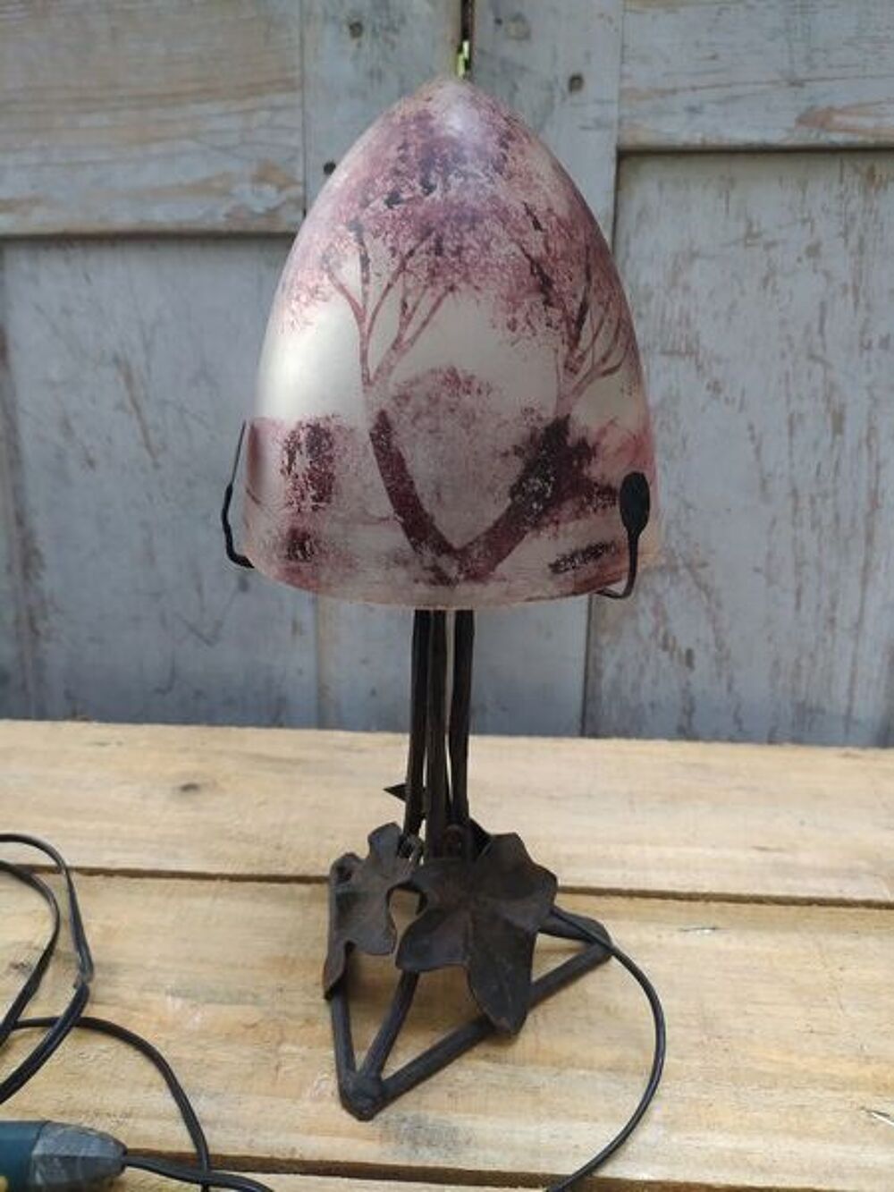 Lampe Fer forg&eacute; Verre Paysage Art Nouveau Style Legras 