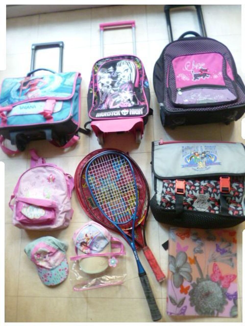 CARTABLES-SACS A DOS , JEUX , raquette badminton .... Jeux / jouets