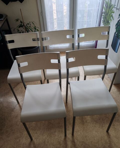 Lot de 5 chaises
30 Meysse (07)
