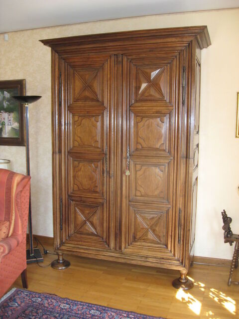 ARMOIRE Louis XIII  �poque  XVIII 1100 Saint-Antoine-l'Abbaye (38)