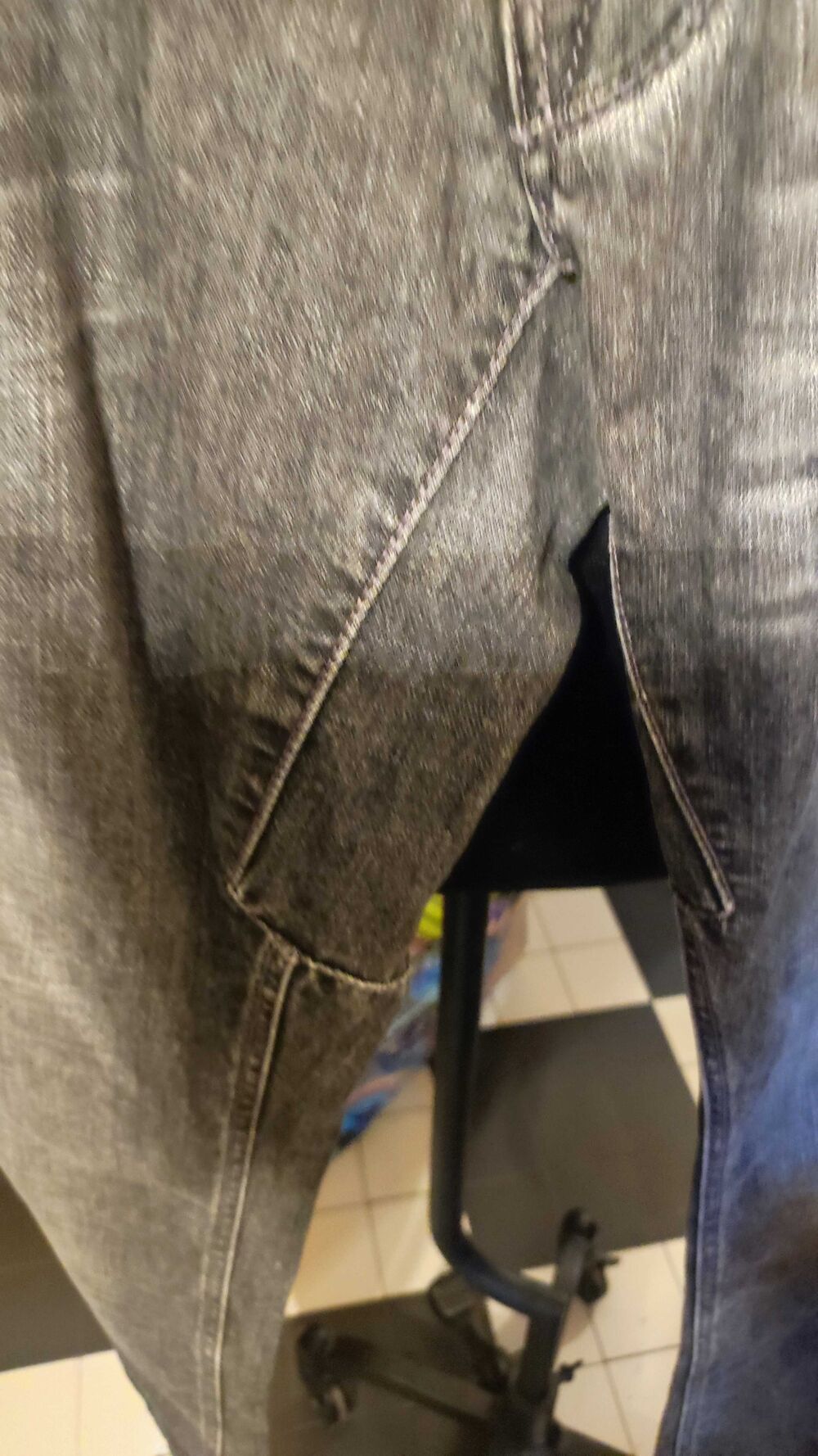 Jean vintage en tr&egrave;s bon &eacute;tat. GUESS taille 36 US. Vêtements