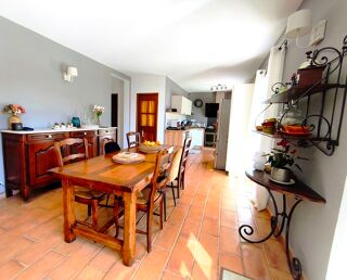  Villa � vendre 7 pi�ces 148 m� Eygui�res