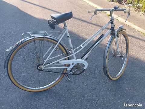 V�ritable v�lo de ville  vintage   PEUGEOT ann�es 1980 80 Tinqueux (51)