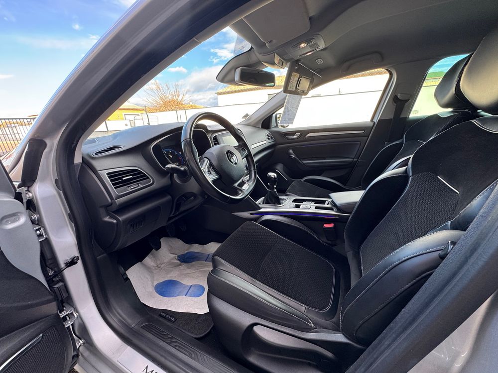 Megane IV M&eacute;gane IV Berline TCe 130 Energy Intens 2016 occasion 84290 Sainte-C&eacute;cile-les-Vignes