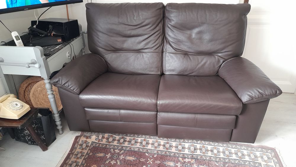Canap&eacute; cuir marron 2 places avec reposes pieds &eacute;lectriques Meubles