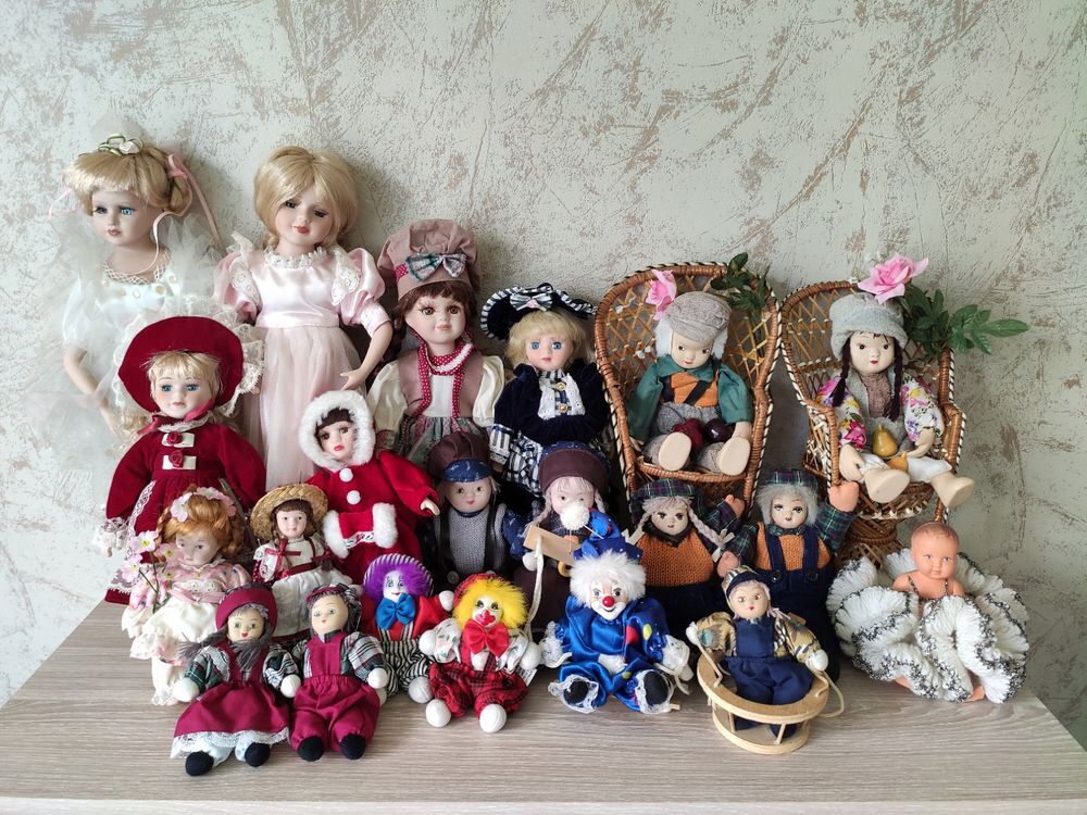 Poup&eacute;es en porcelaine 
