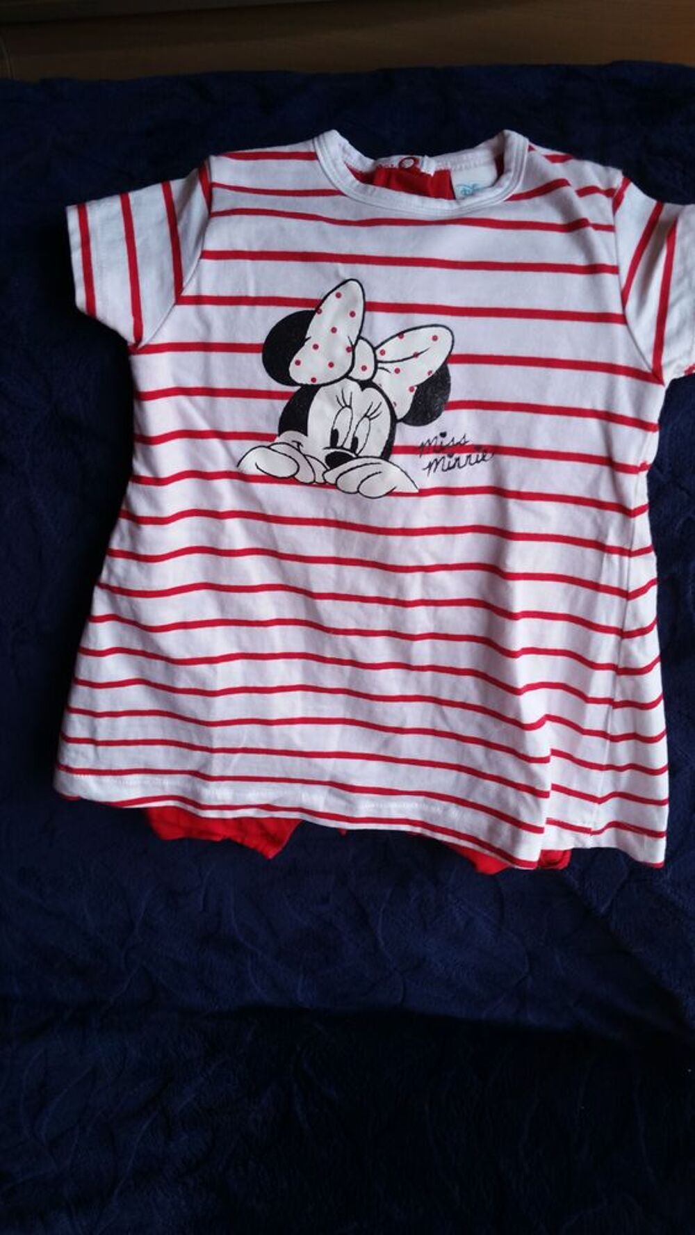 V&ecirc;tements de marque en tr&egrave;s bon &eacute;tat de 6 mois &agrave; 1 an. Vêtements enfants