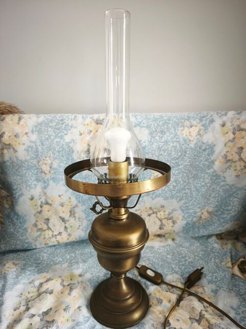 Lampe ancienne en laiton 50 Saint-Christophe-du-Ligneron (85)
