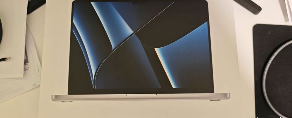 MacBook pro M2 pro 14" 16/512 go Matériel informatique