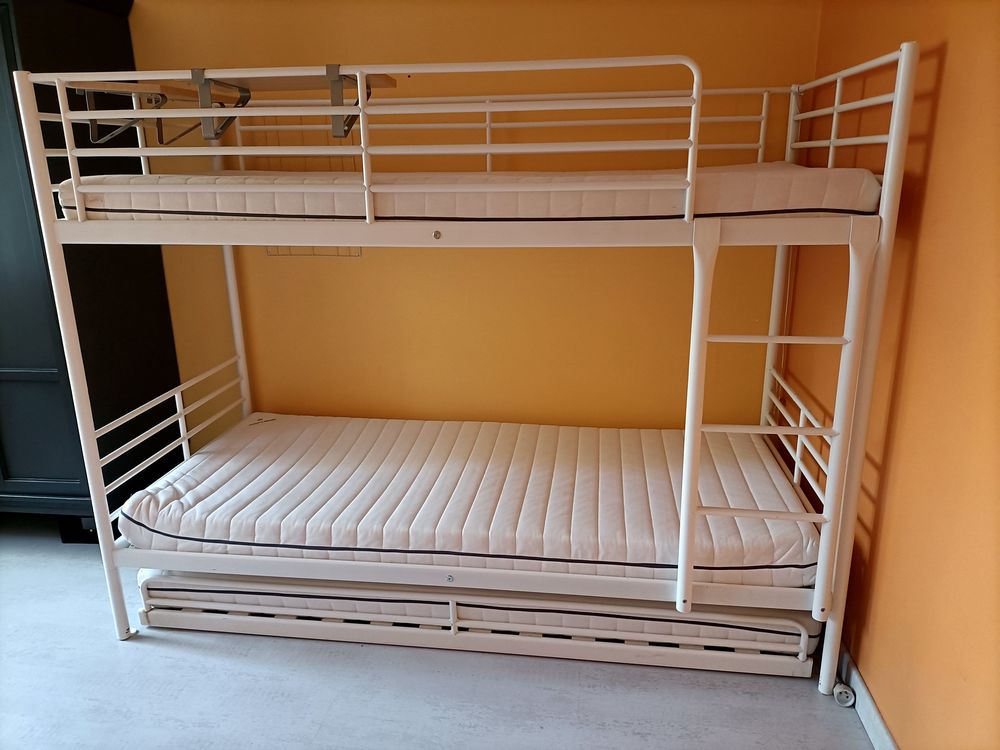 3 Lits superpos&eacute;s accompagn&eacute;s des 3 matelas Meubles