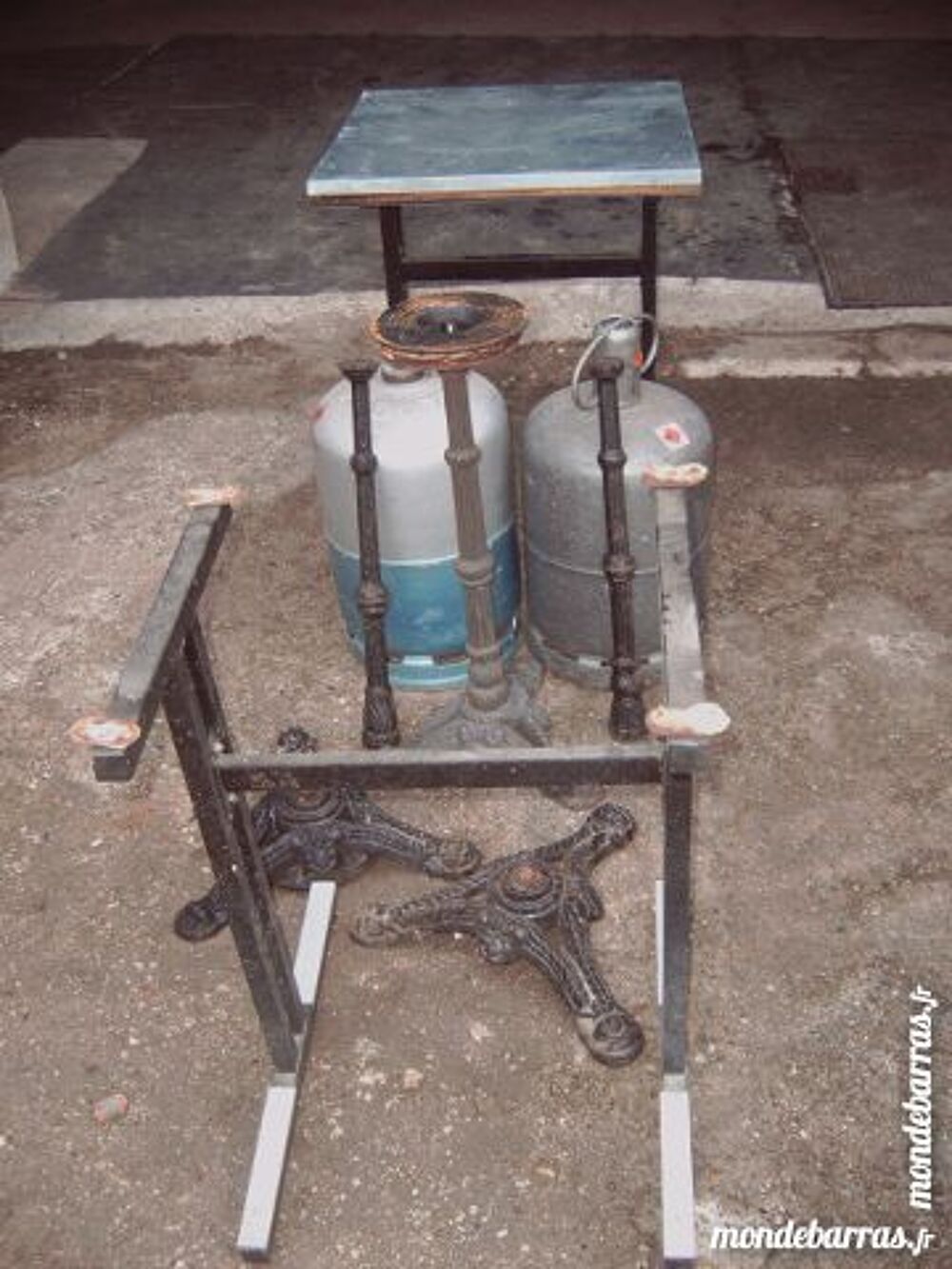 1 bouteilles gaz pied table etc Bricolage