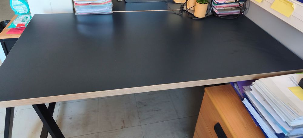Bureau plateau bois pieds m&eacute;tal noir Meubles