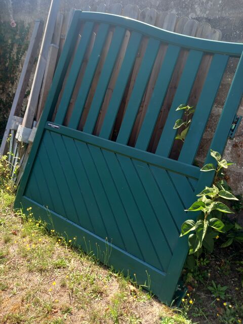 portail en aluminium laqu vert fonc 150 Challans (85)