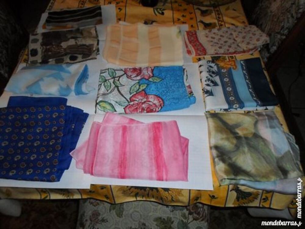 lot de 6 sachets comprenant chacun 17 foulards Bijoux et montres