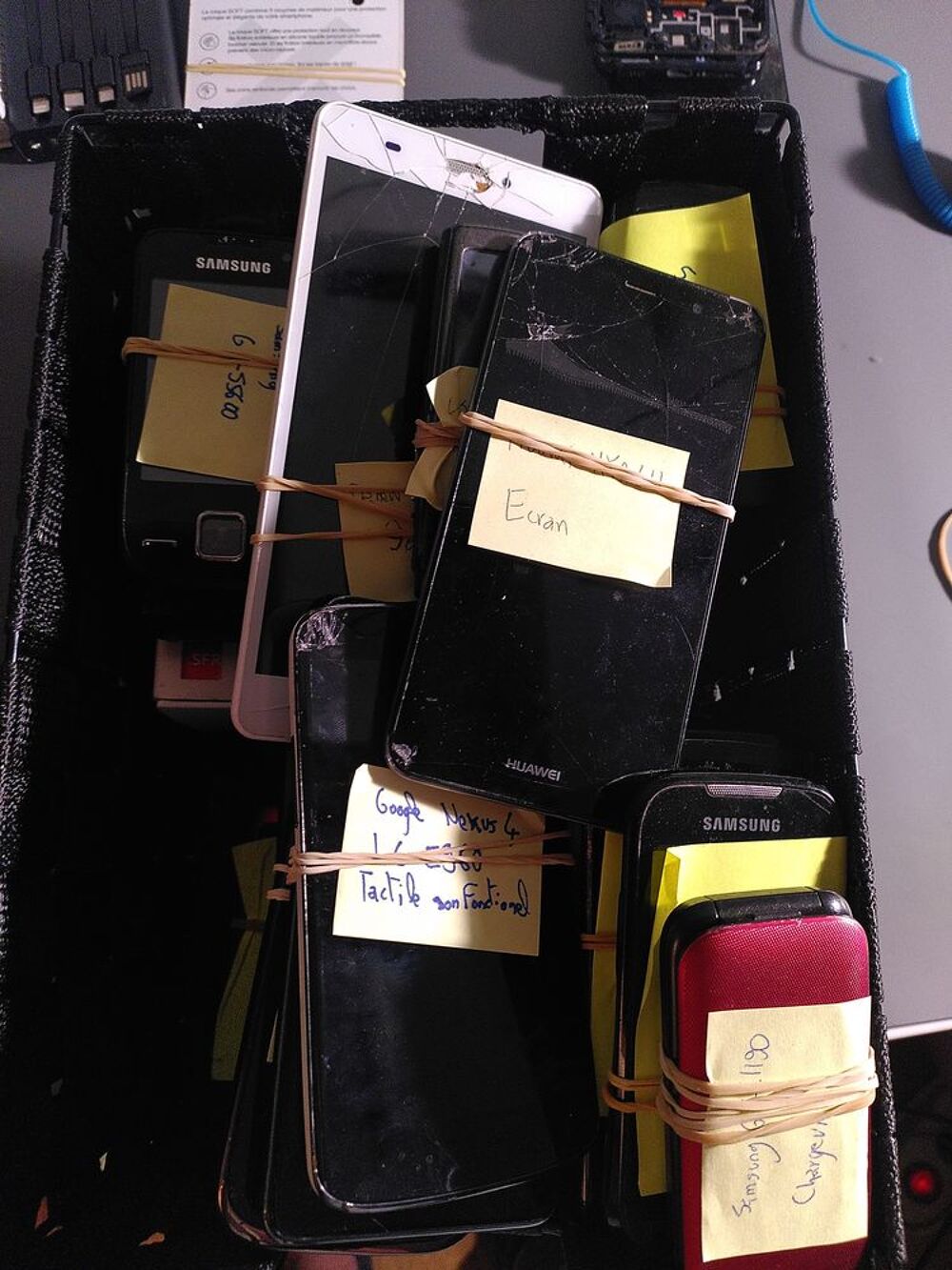 Lot 25 t&eacute;l&eacute;phones vintage multimarque 5 OK 20 Pour pi&egrave;ces Téléphones et tablettes