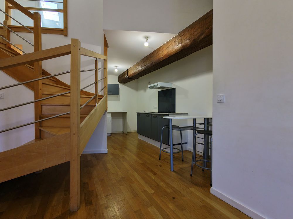 Vente Appartement T2 DUPLEX 45 m² ? DERNIER ÉTAGE ? CENTRE NEUVILLE Neuville-sur-saône