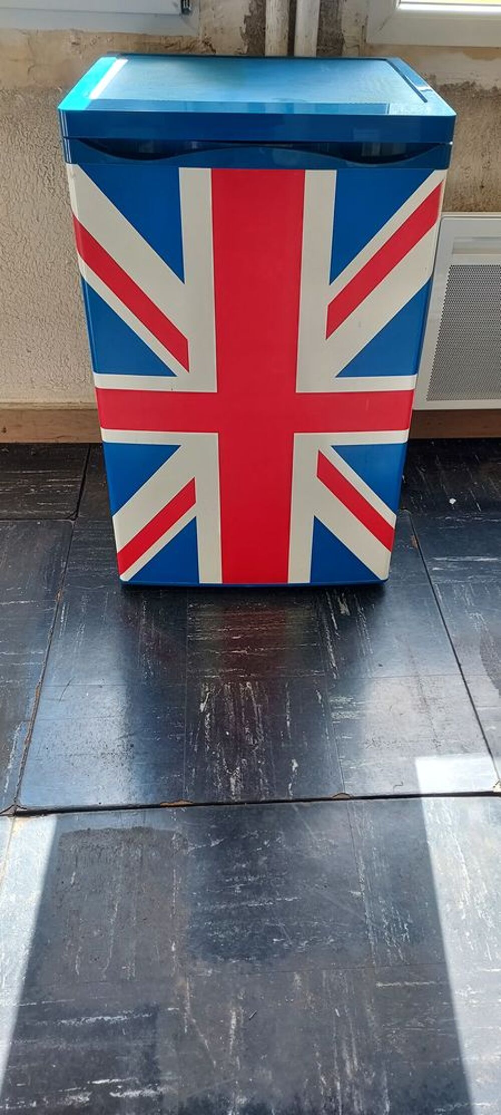frigo avec drapeau UK sur la porte Electroménager
