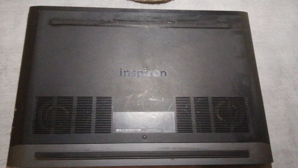 DELL Inspiron 15 Gaming 7577
Matériel informatique