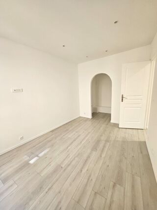 Vente Appartement APPARTEMENT LUMINEUX ET SPACIEUX AU COEUR DU VILLAGE - TOUTES COMMODITÉS À PIED Castellane