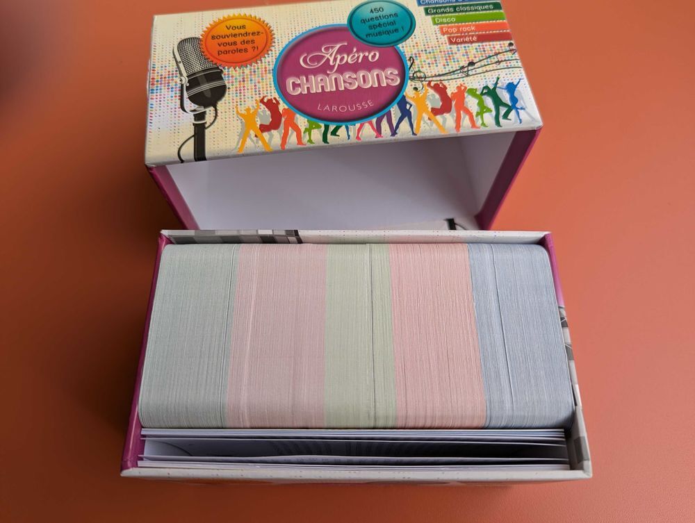 Ap&eacute;ro chansons Larousse Jeux / jouets
