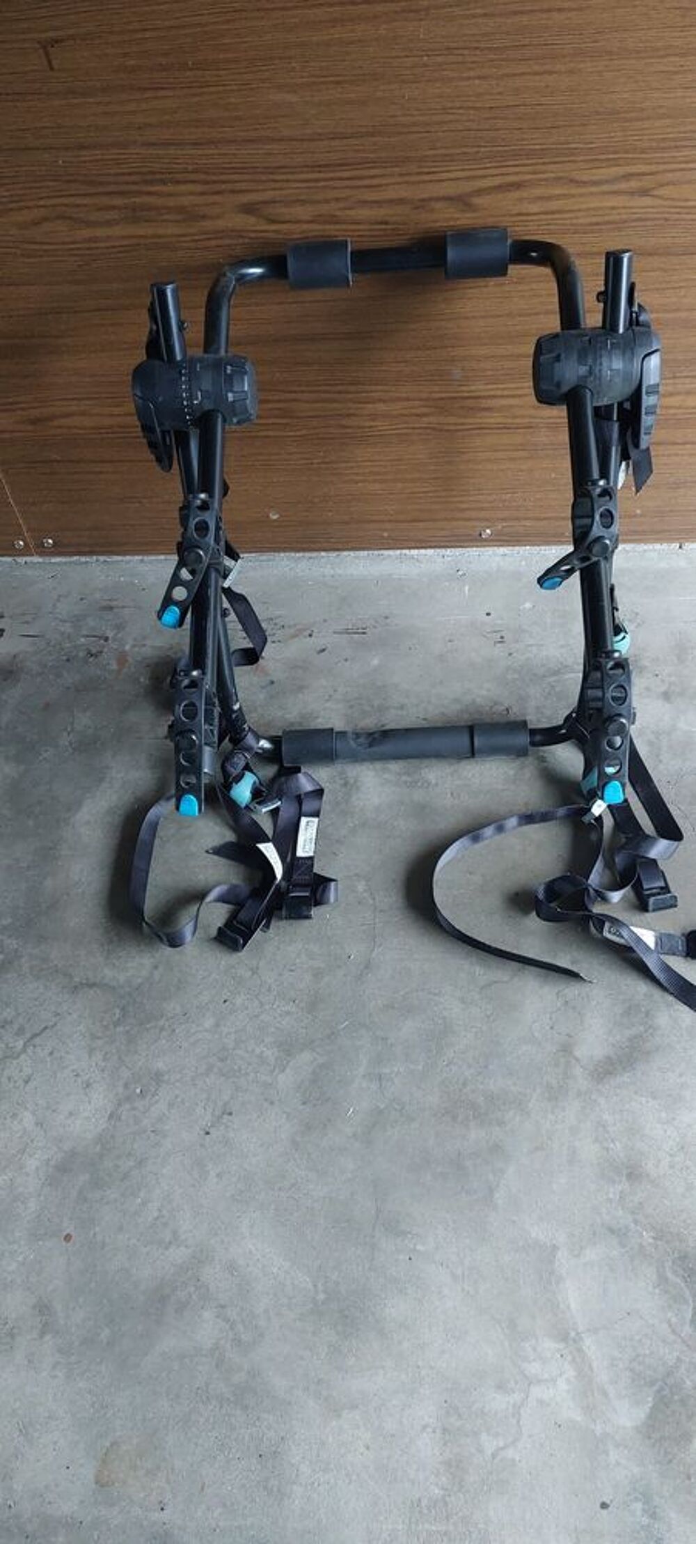 Porte v&eacute;lo sur coffre de voiture Vlos