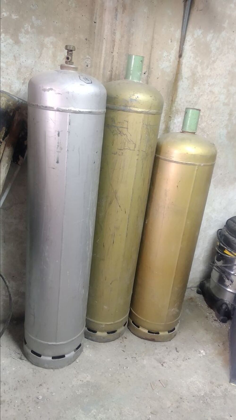 3 bouteilles de gaz 35kg Bricolage