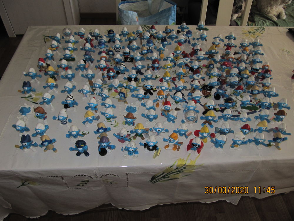 schtroumph en lot ou a la piece.. Jeux / jouets