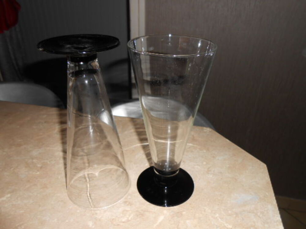 Verres originaux en hauteur pour glace pied noir Cuisine