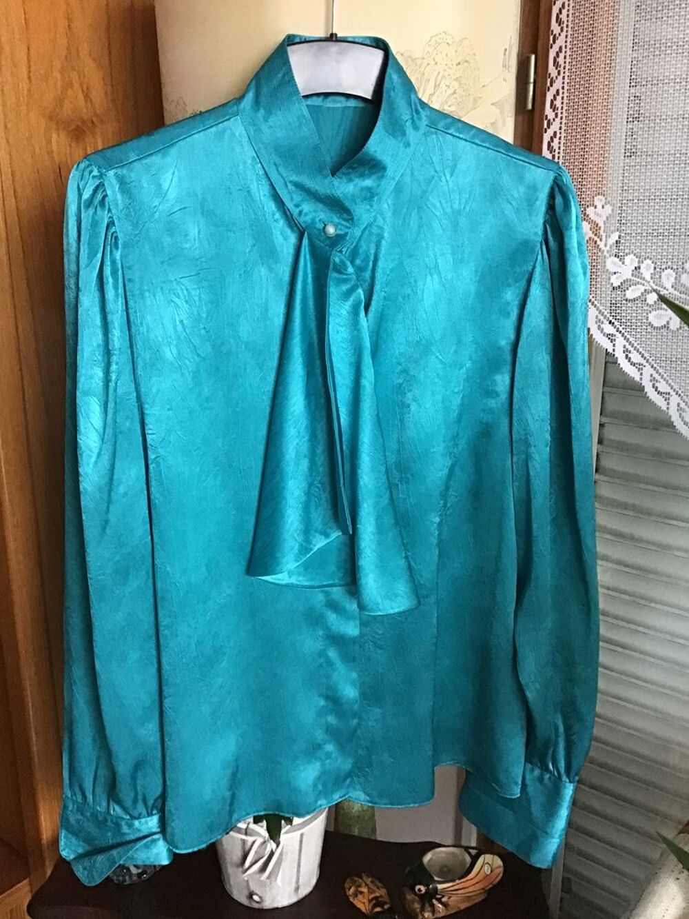Chemisier de c&eacute;r&eacute;monie satin&eacute;,, taille 44. Vêtements