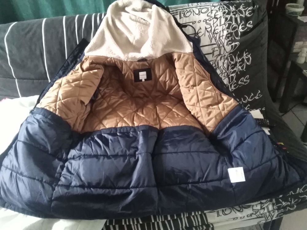 parka &eacute;tat neuf peu port&eacute; inconfort Vêtements